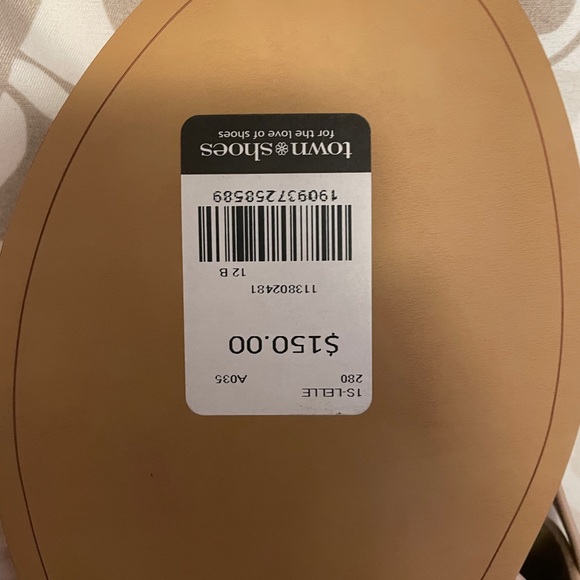 🌟BRAND NEW🌟 Size 12 Tan Sandals - Picture 3 of 10